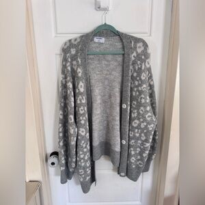 Old Navy Gray and White Leopard Open Cardigan